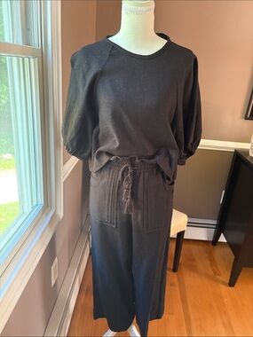 House of Harlow 1960 Black Wide-Leg matching set top and bottom with Drawstring